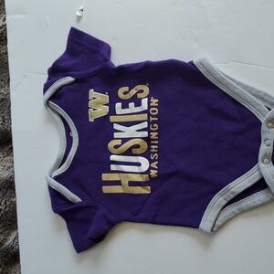 Gen2 Washington state huskies onesie size 0-3 months